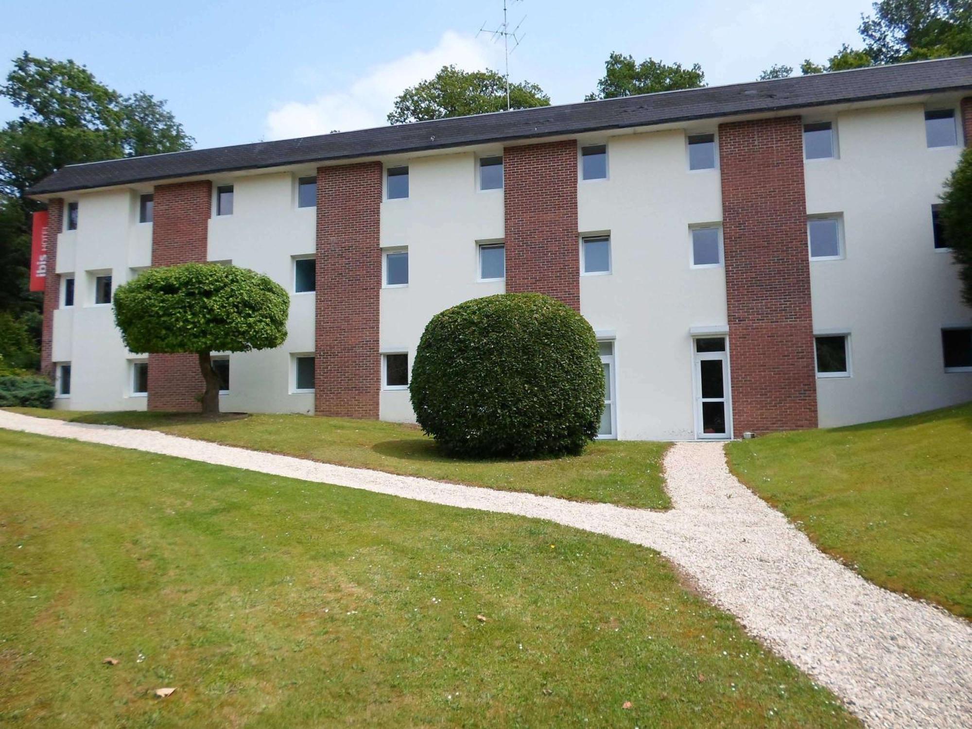 Отель Ibis Les Etangs Des Moines Fourmies Экстерьер фото