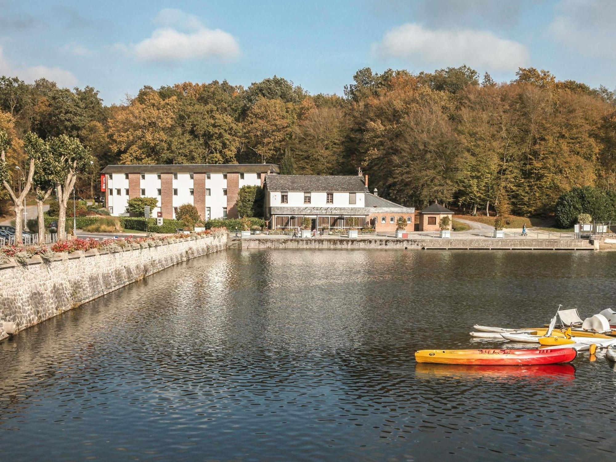 Отель Ibis Les Etangs Des Moines Fourmies Экстерьер фото